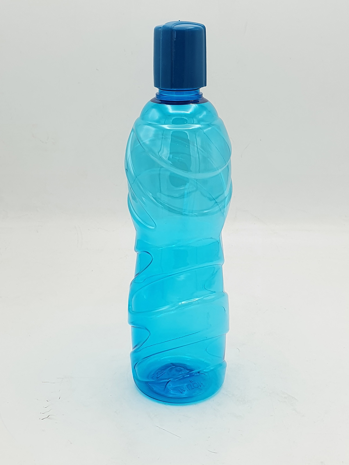 مطرة ماء كلارو AVIOR 700(PET-24)